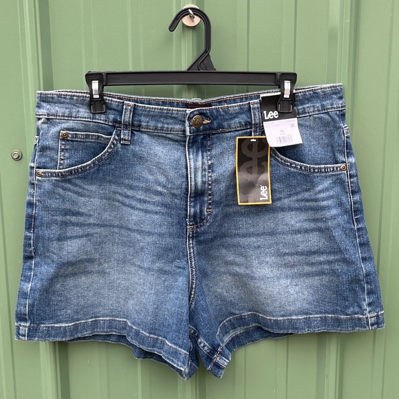Women’s Lee A-Line Denim Short Size 14 - Picture 1 of 9